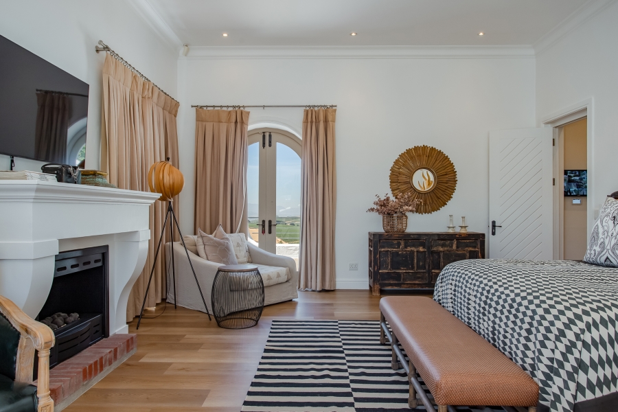 4 Bedroom Property for Sale in Devonvallei Western Cape